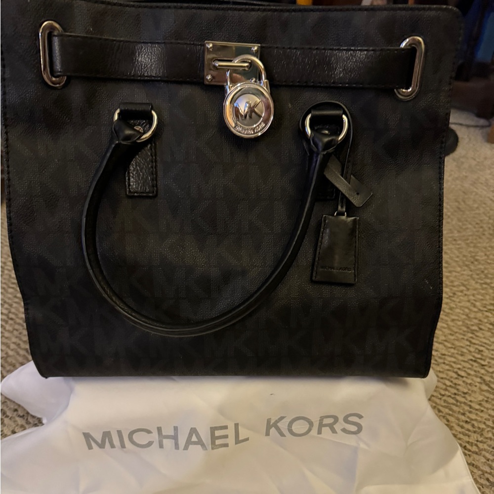 Practically brand new Micheal Kors tote purse